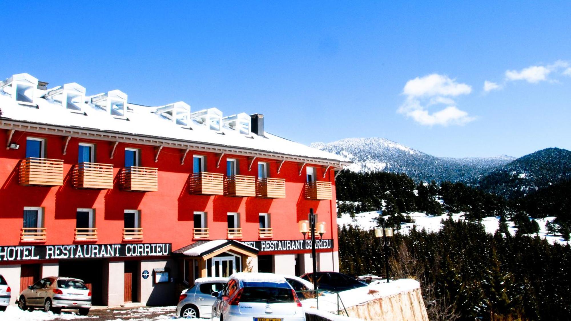 Hotel Corrieu La Llagonne Bagian luar foto