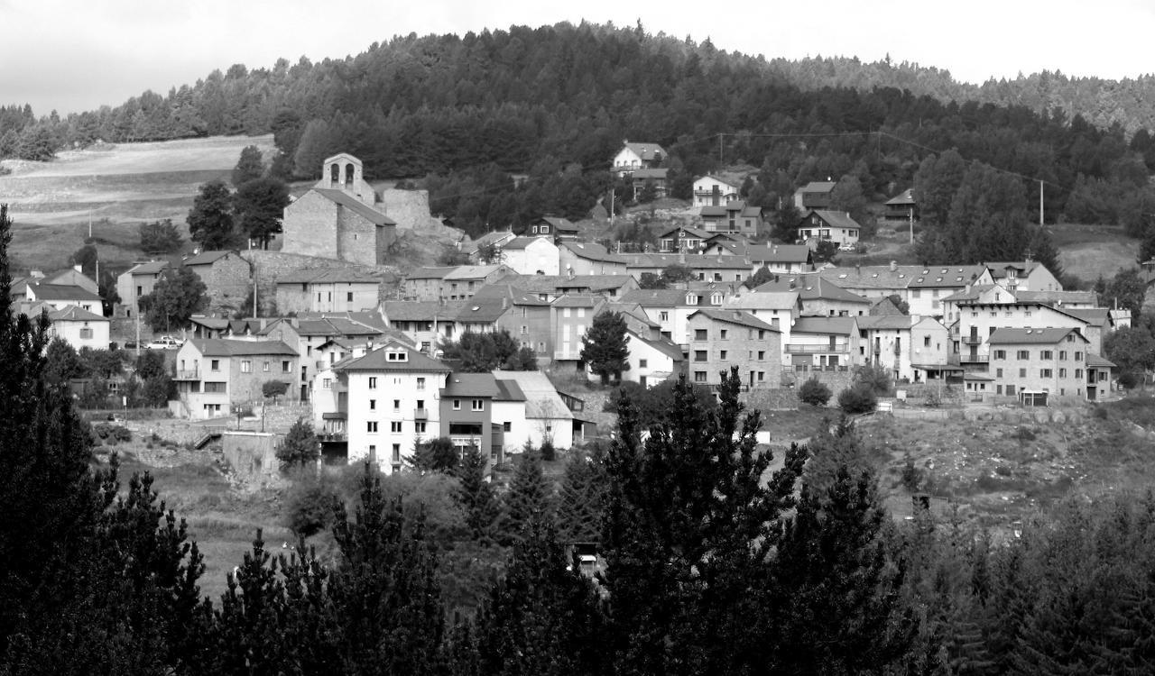 Hotel Corrieu La Llagonne Bagian luar foto