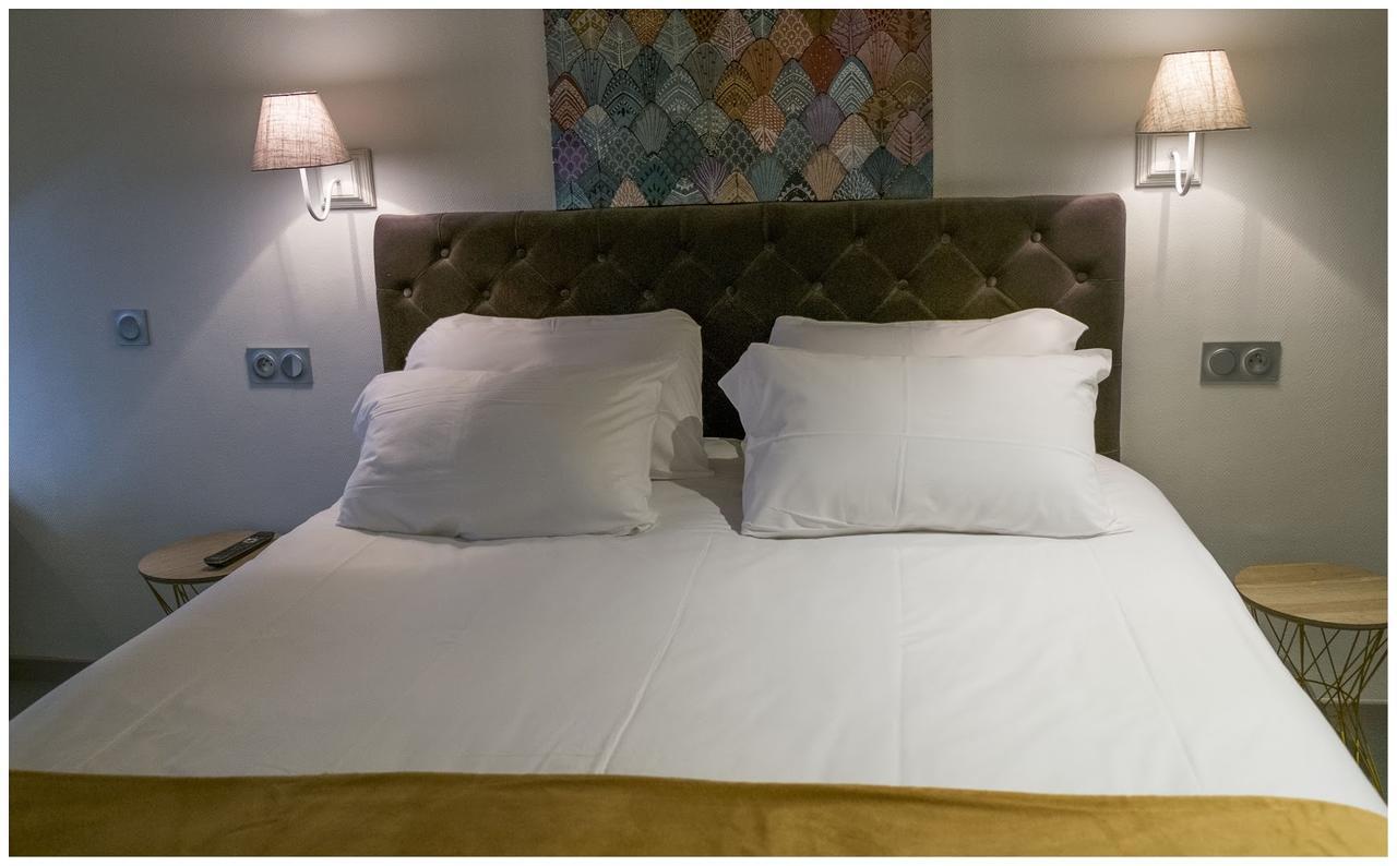 Hotel Corrieu La Llagonne Bagian luar foto
