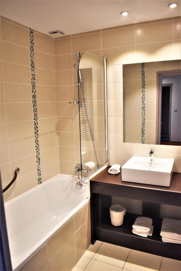 Hotel Corrieu La Llagonne Bagian luar foto