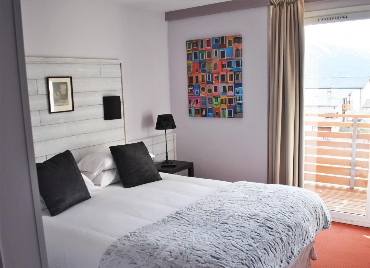 Hotel Corrieu La Llagonne Bagian luar foto