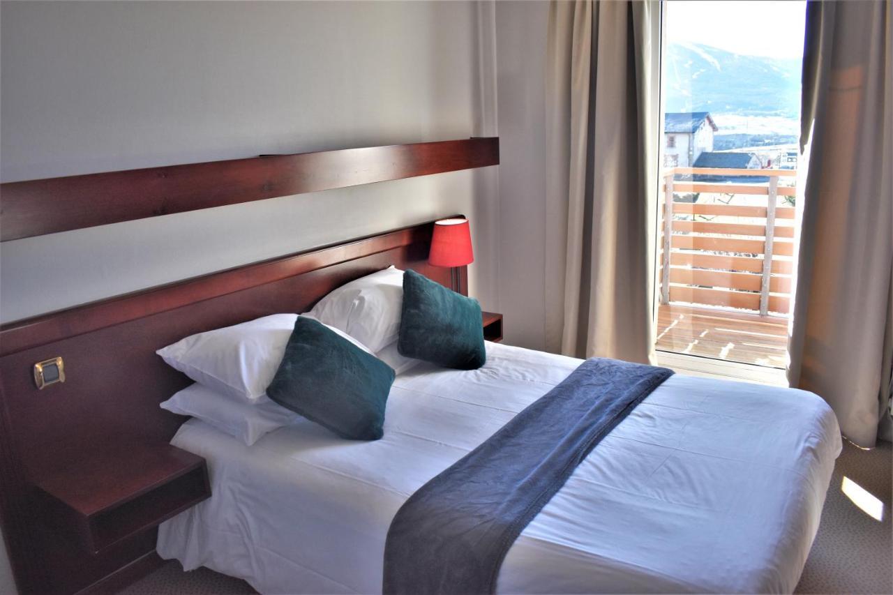 Hotel Corrieu La Llagonne Bagian luar foto