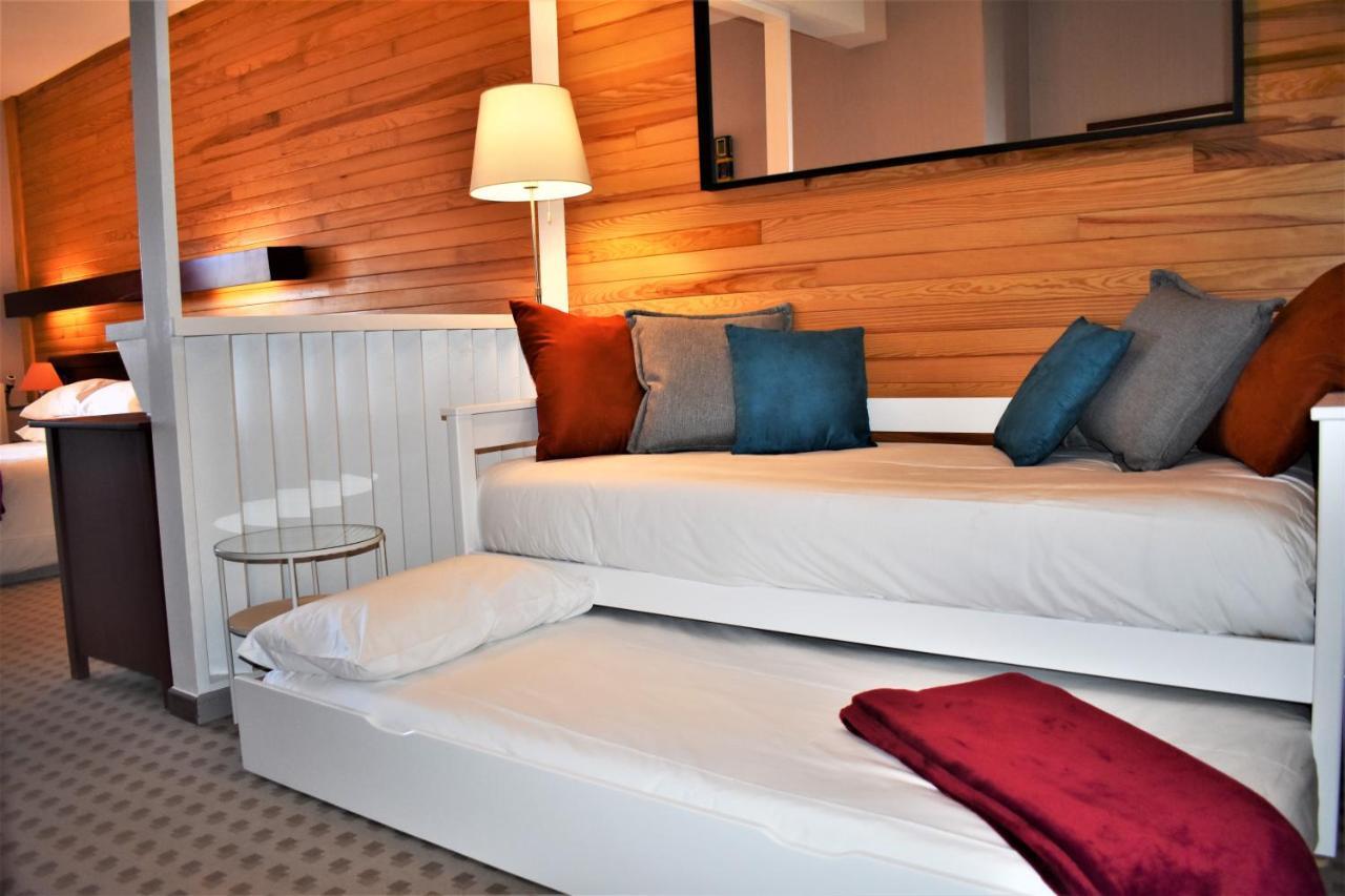 Hotel Corrieu La Llagonne Bagian luar foto