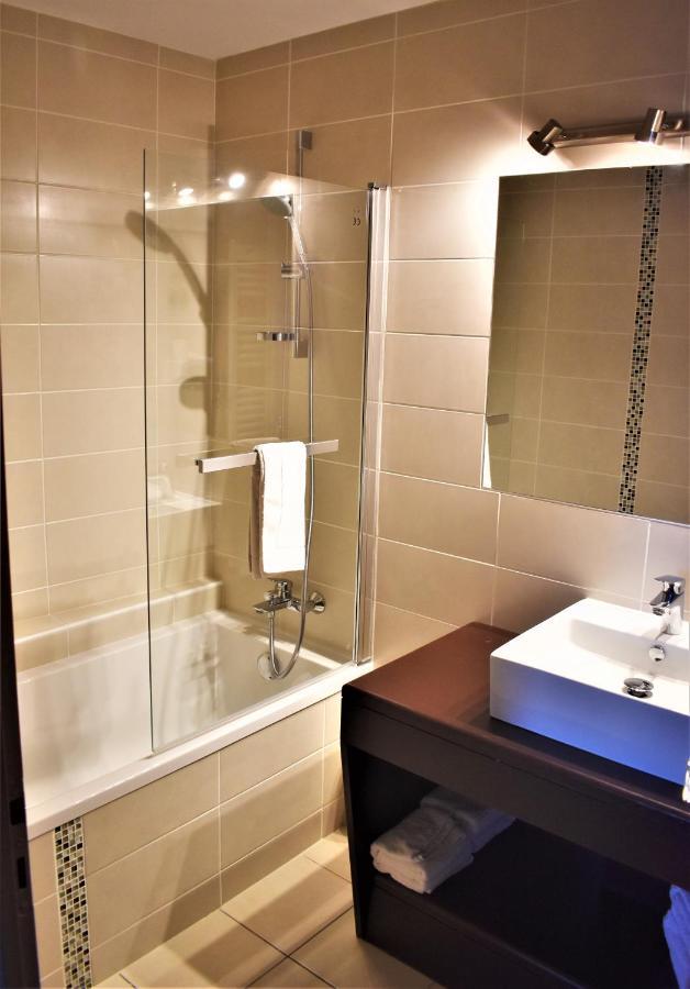 Hotel Corrieu La Llagonne Bagian luar foto