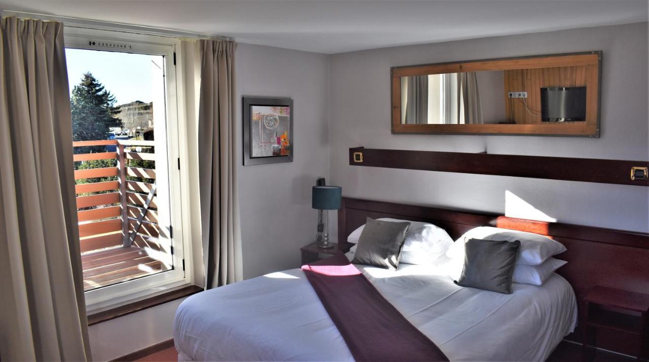 Hotel Corrieu La Llagonne Bagian luar foto